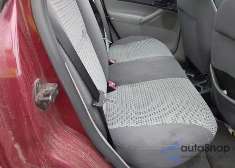 2006 Ford Focus Zx4 z USA, uszkodzony, nr VIN 1FAFP34N76W187875